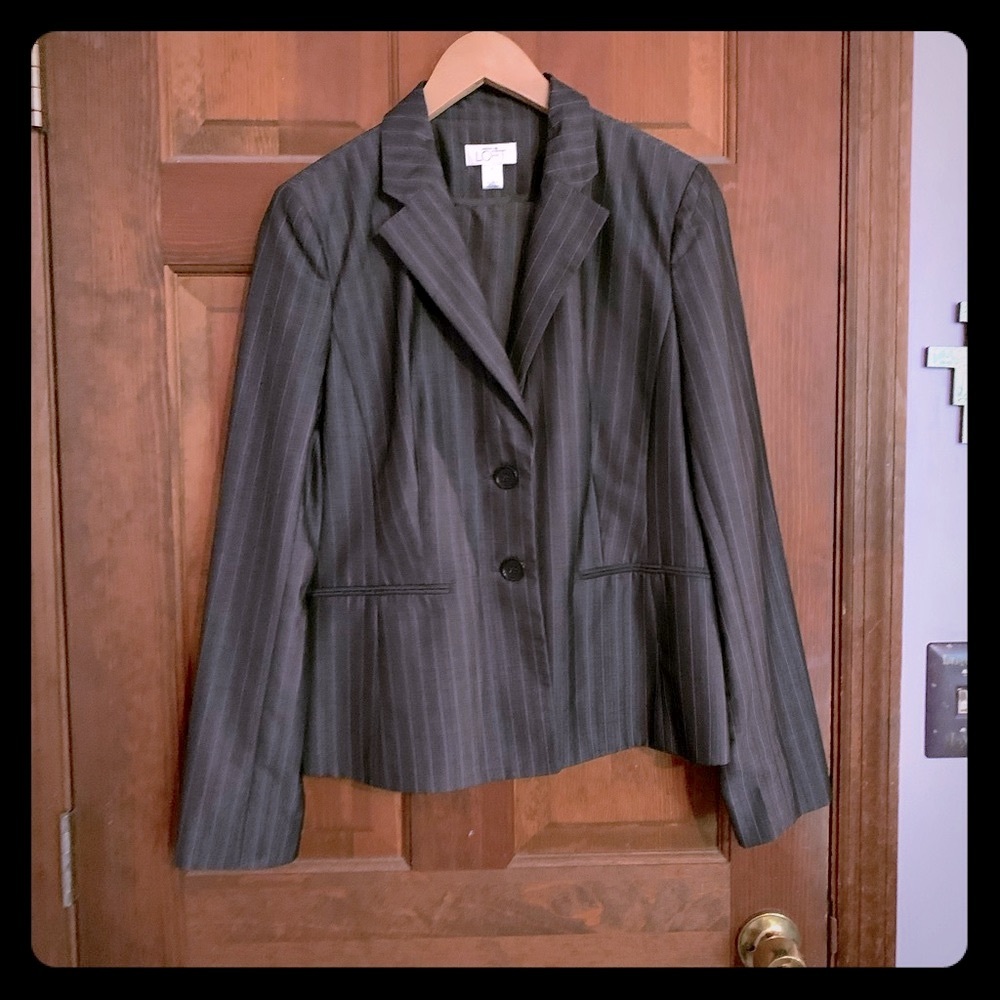 Anne Talyor suit set